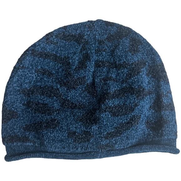 P.J. Salvage Navy Black Animal Pattern Chenille Beanie Women's NWT - Picture 2 of 5